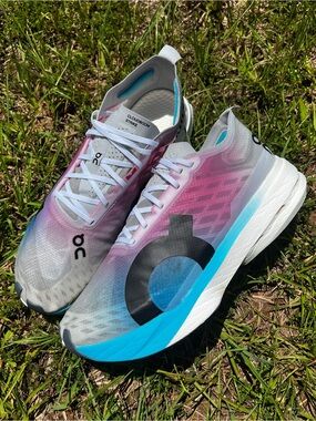 CLEAN On size 11 Womens Cloudboom Strike Running Horizon shoes